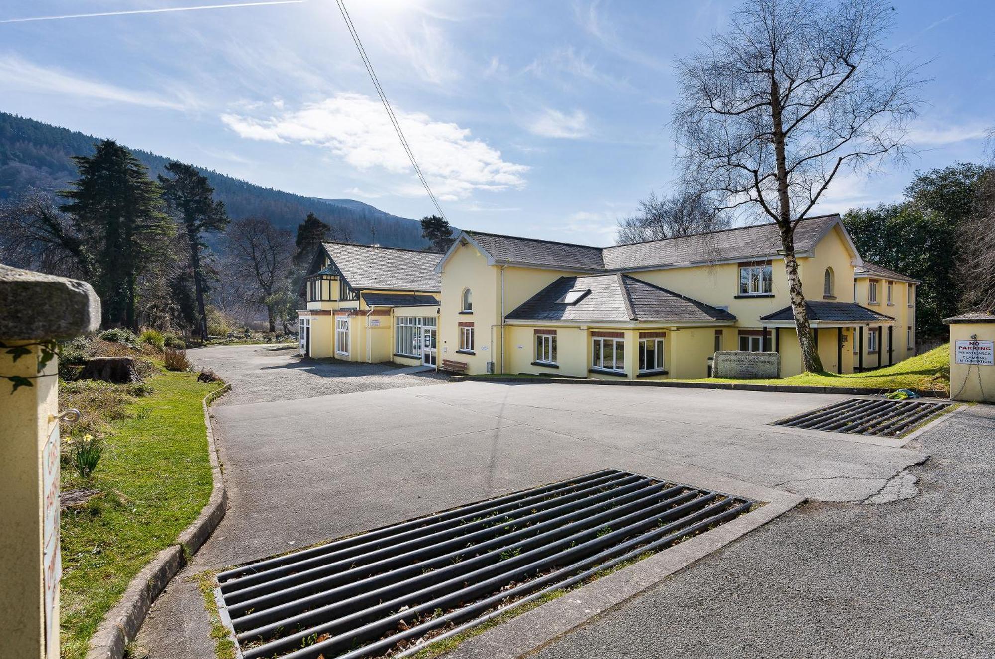Glendalough International Youth Hostel Laragh Exterior foto