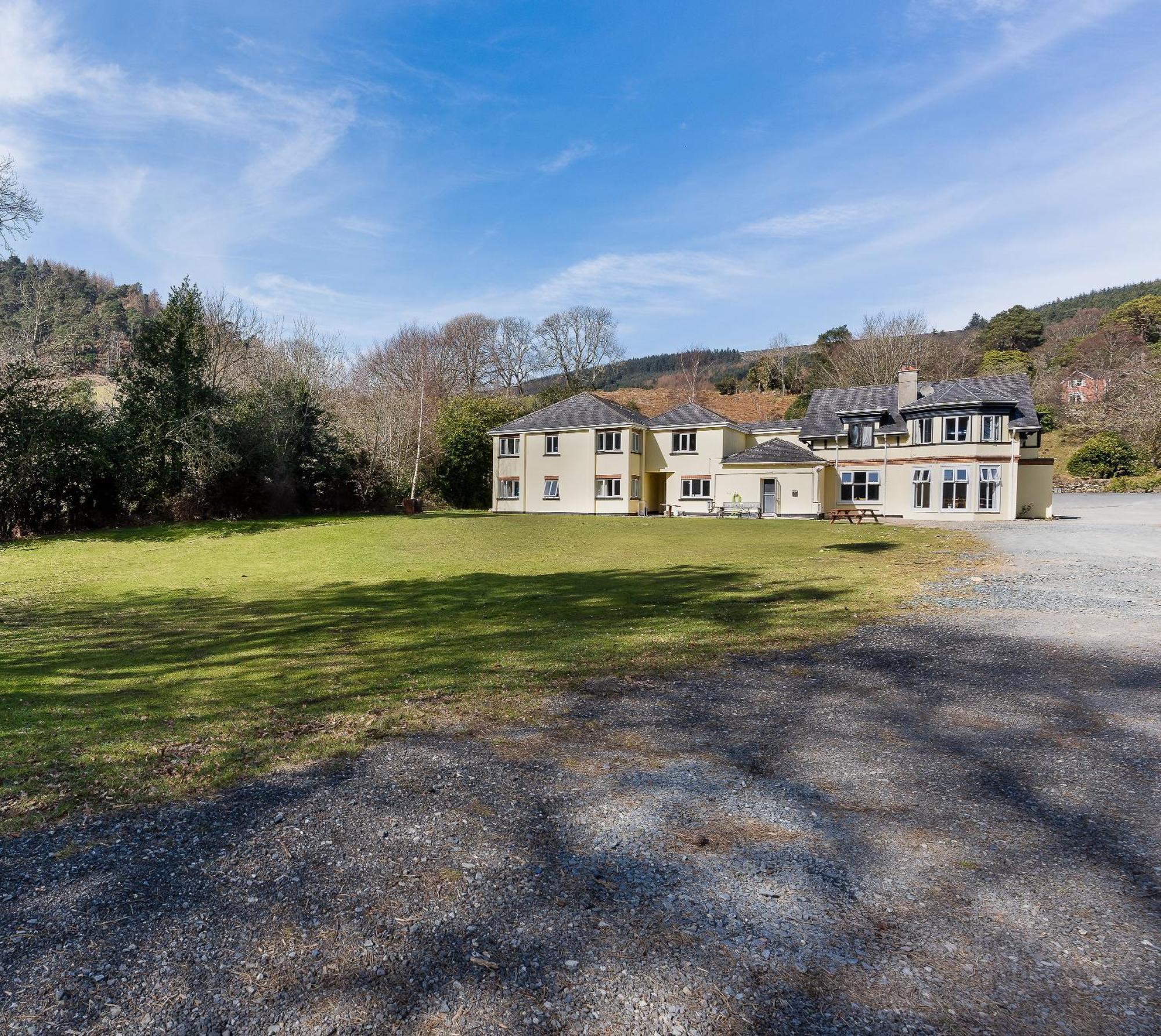 Glendalough International Youth Hostel Laragh Exterior foto